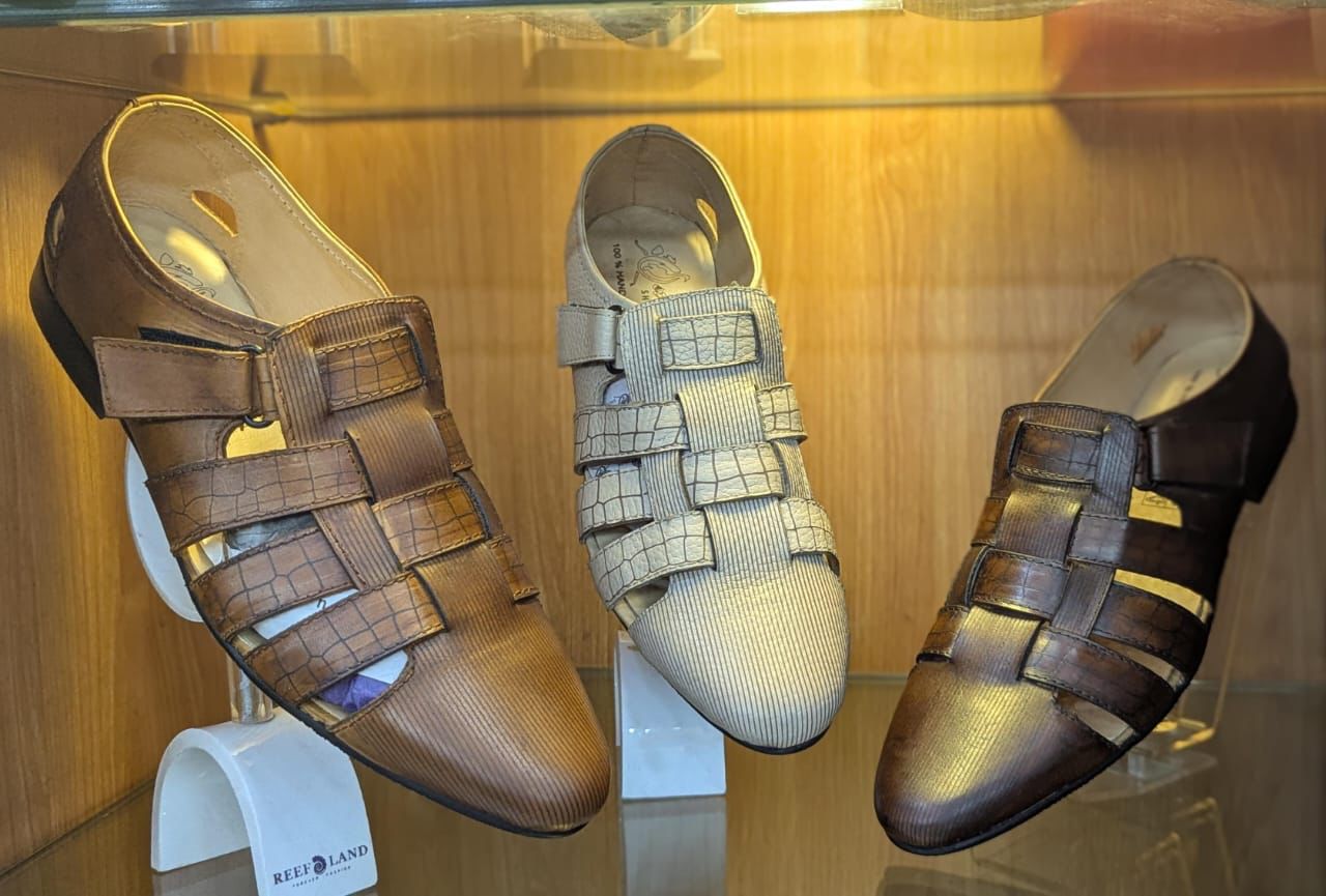 Ostrich Crocs Collection/mens/sandals/slippers