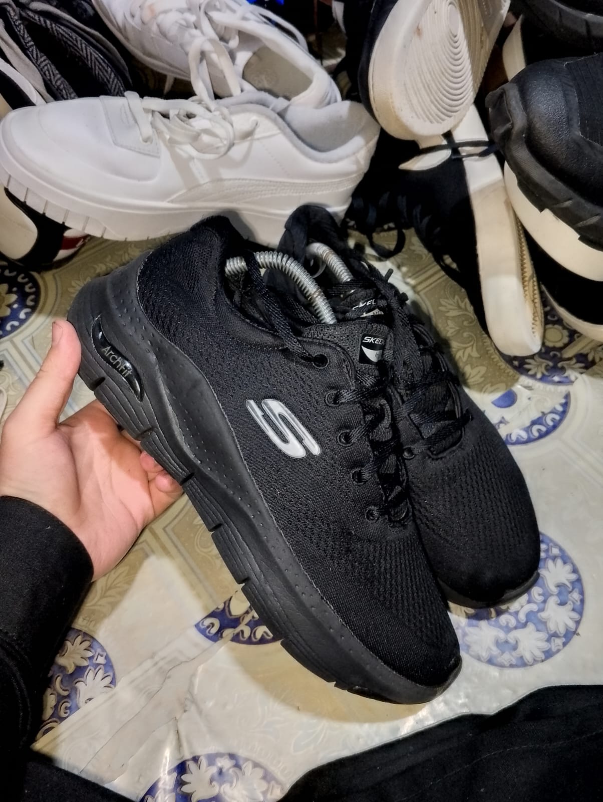 Comfort shoes, mens joggerss