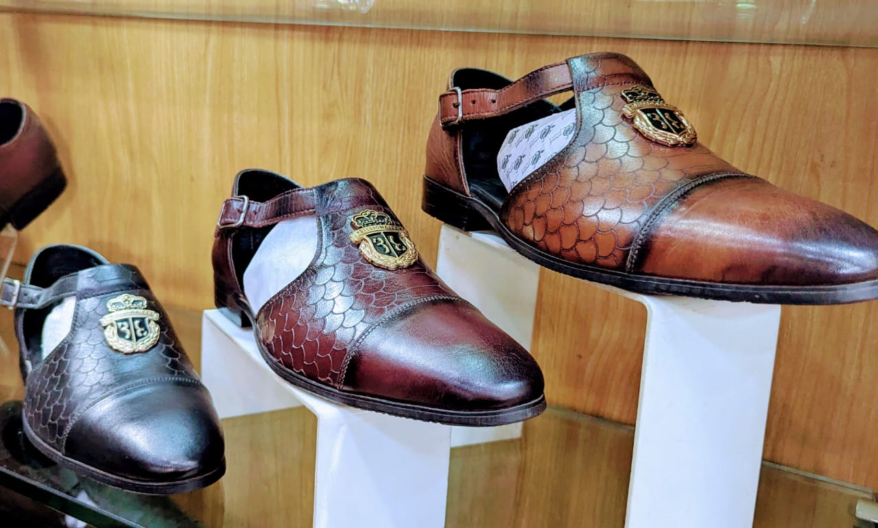 Ostrich Crocs Collection/sandals/slippers