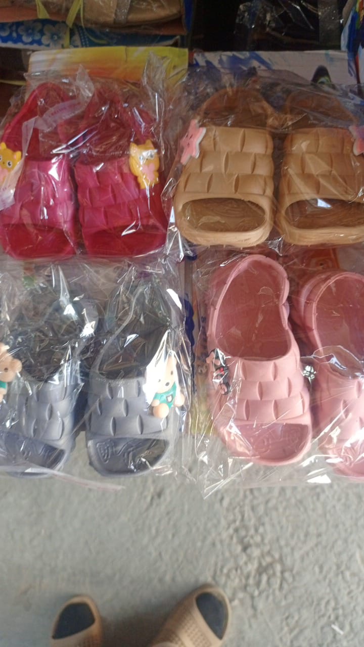 NICE SHOES/KID`S/SLIPPERS/SANDALS