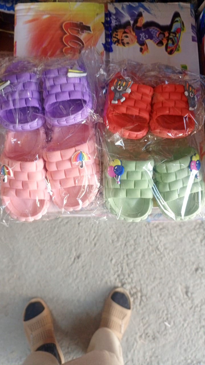 NICE SHOES/ KID`S/SLIPPERS/SANDALS