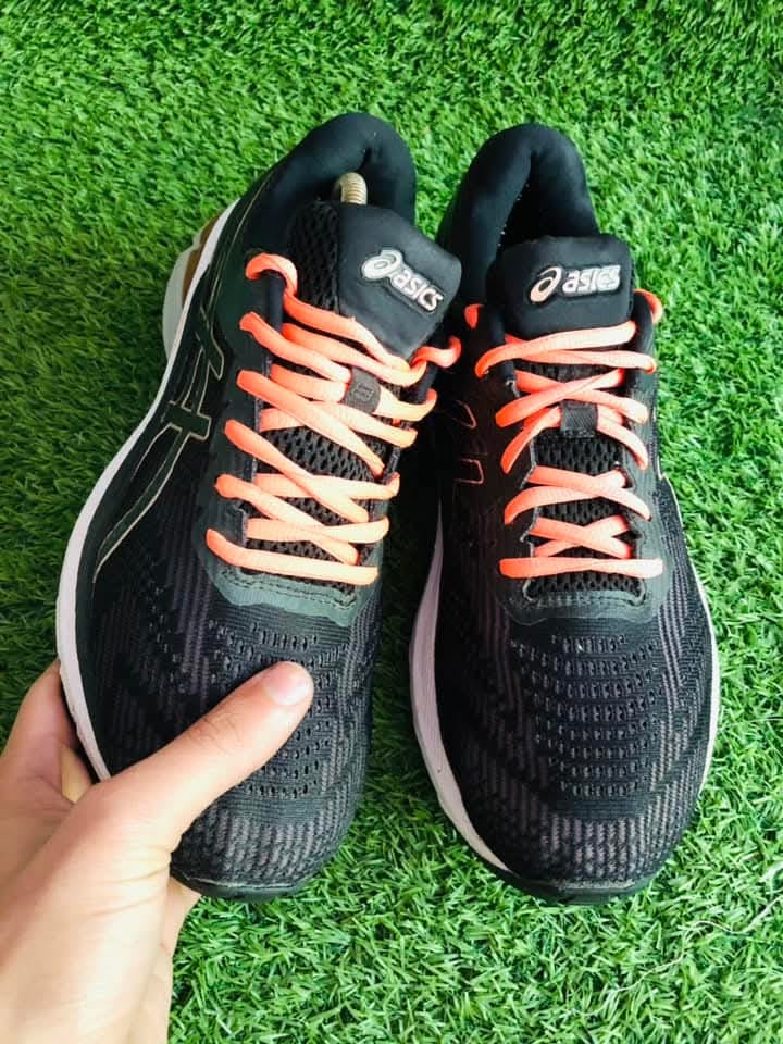 32 NUMBER SHOES/ JOGGERS/ MENS