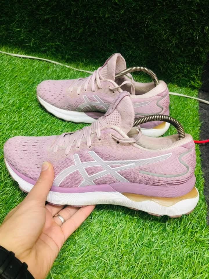 32 NUMBER SHOES/ JOGGERS/ MENS