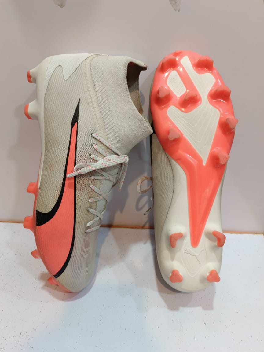 SALMAN SPORTS SHOES , MENS FOOTBALL SHOES