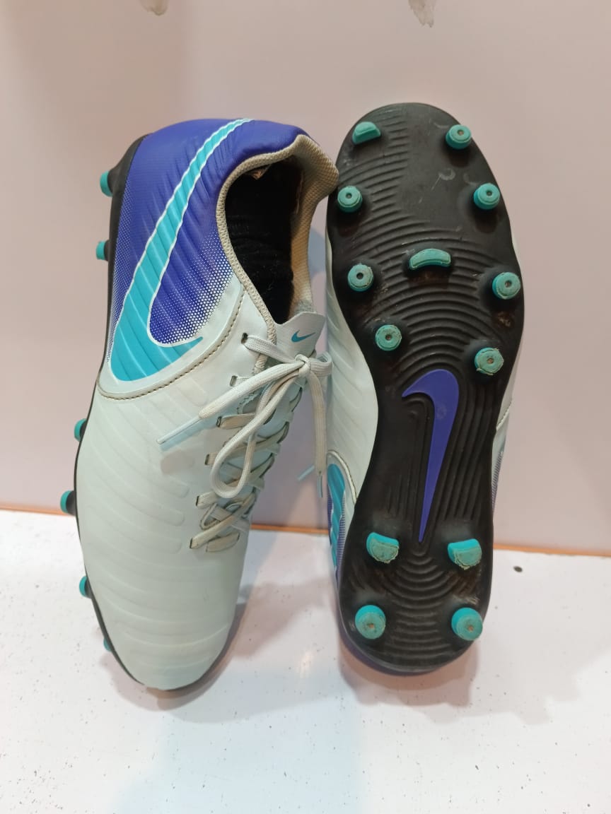 SALMAN SPORTS SHOES , MENS FOOTBALL SHOES