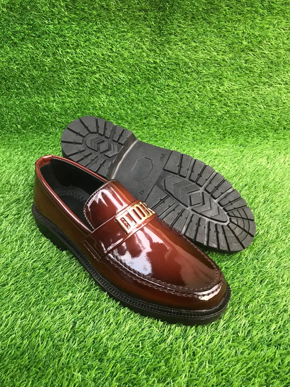 Handmade mens shoes patent leather