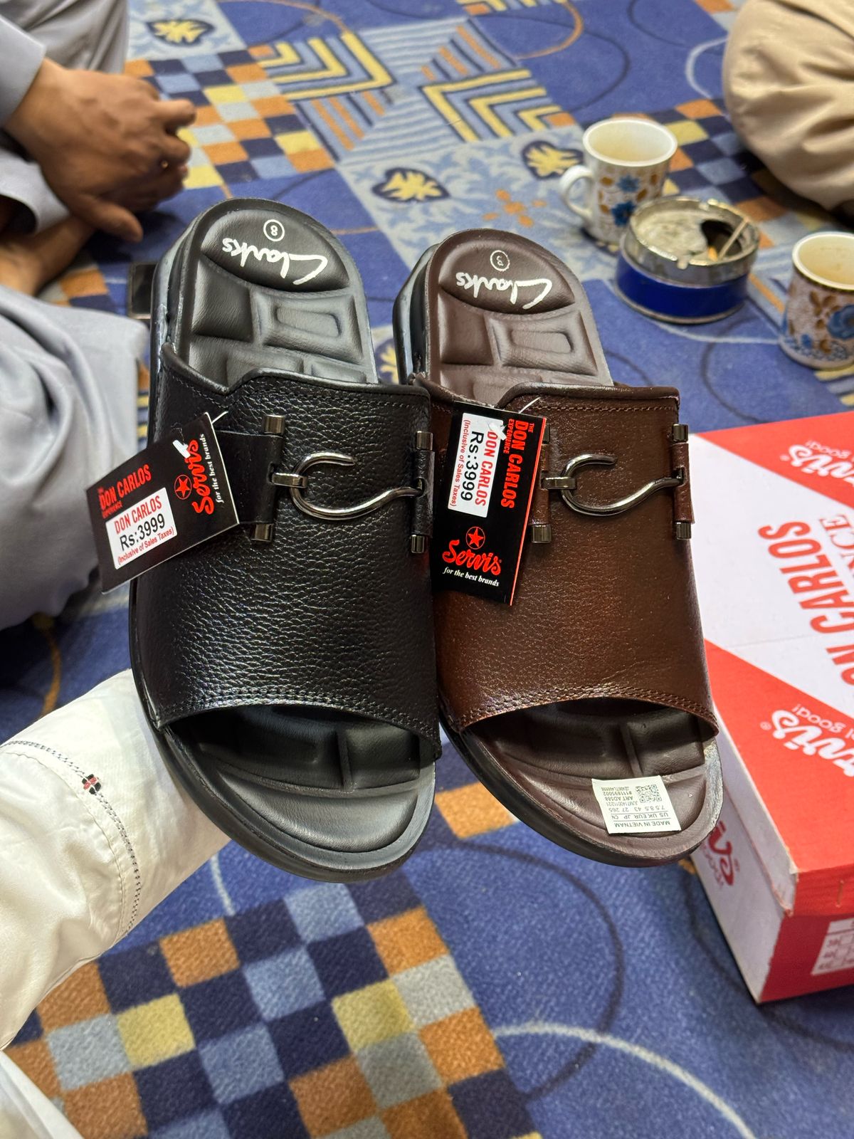 AR SHOES company men slippers