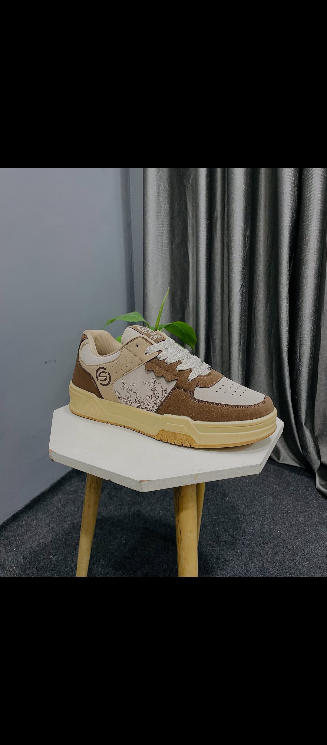 Men’s shoes sneakers