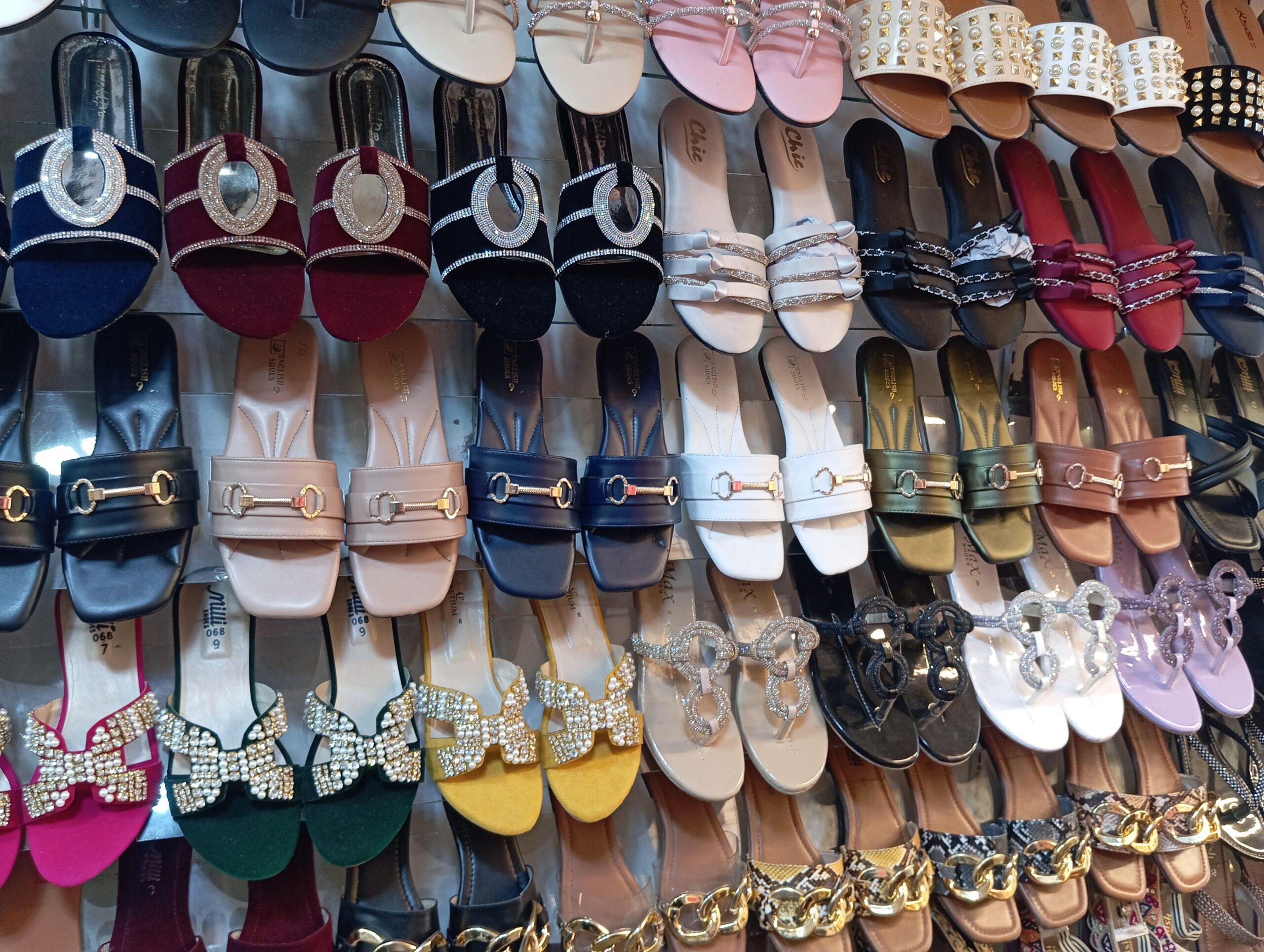 Ladies flats slippers