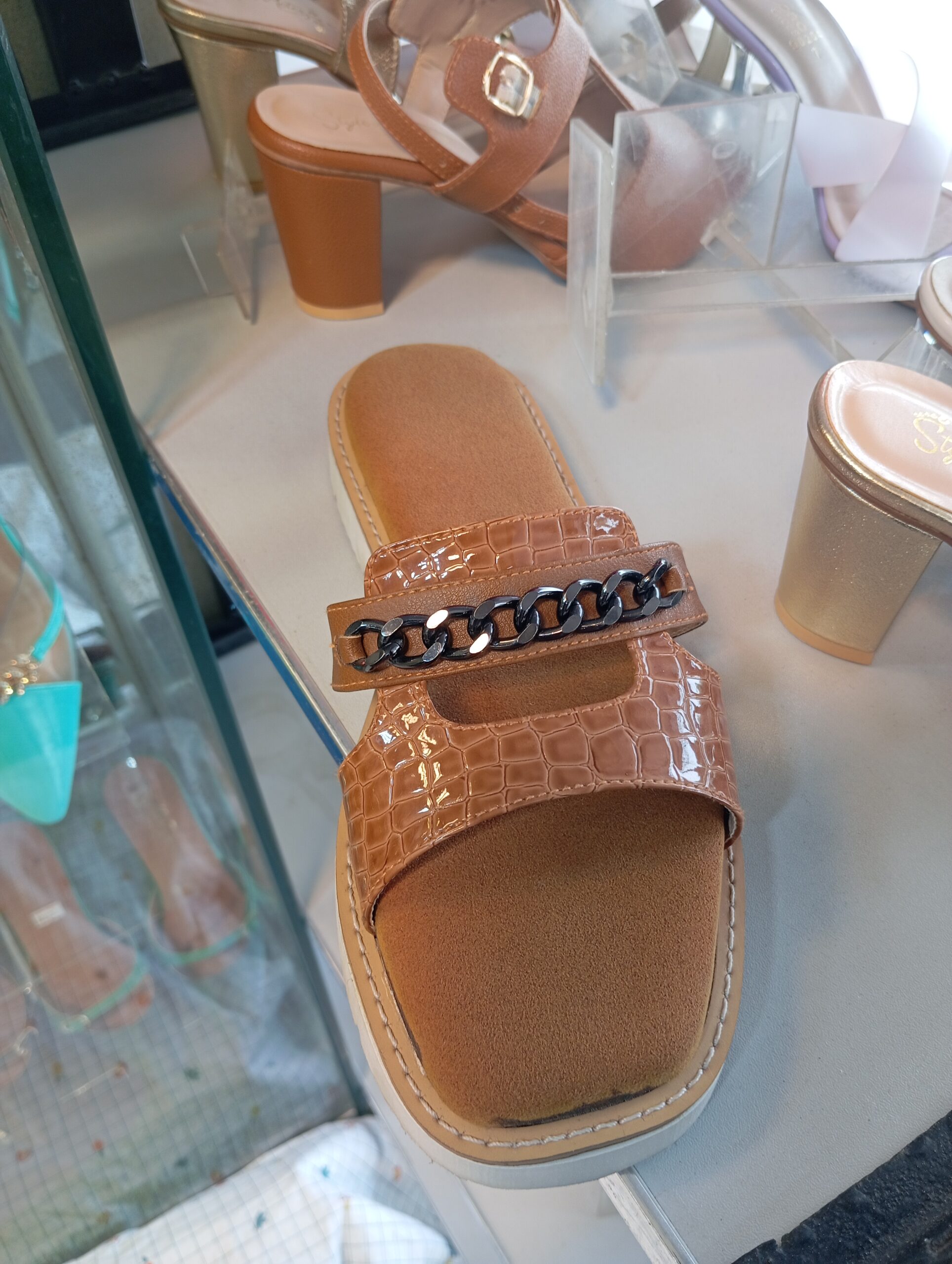 Women’s flats slippers