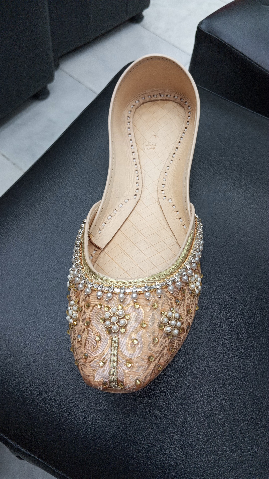 Women original leather Khussa