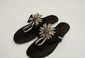 Ladies flat slipper