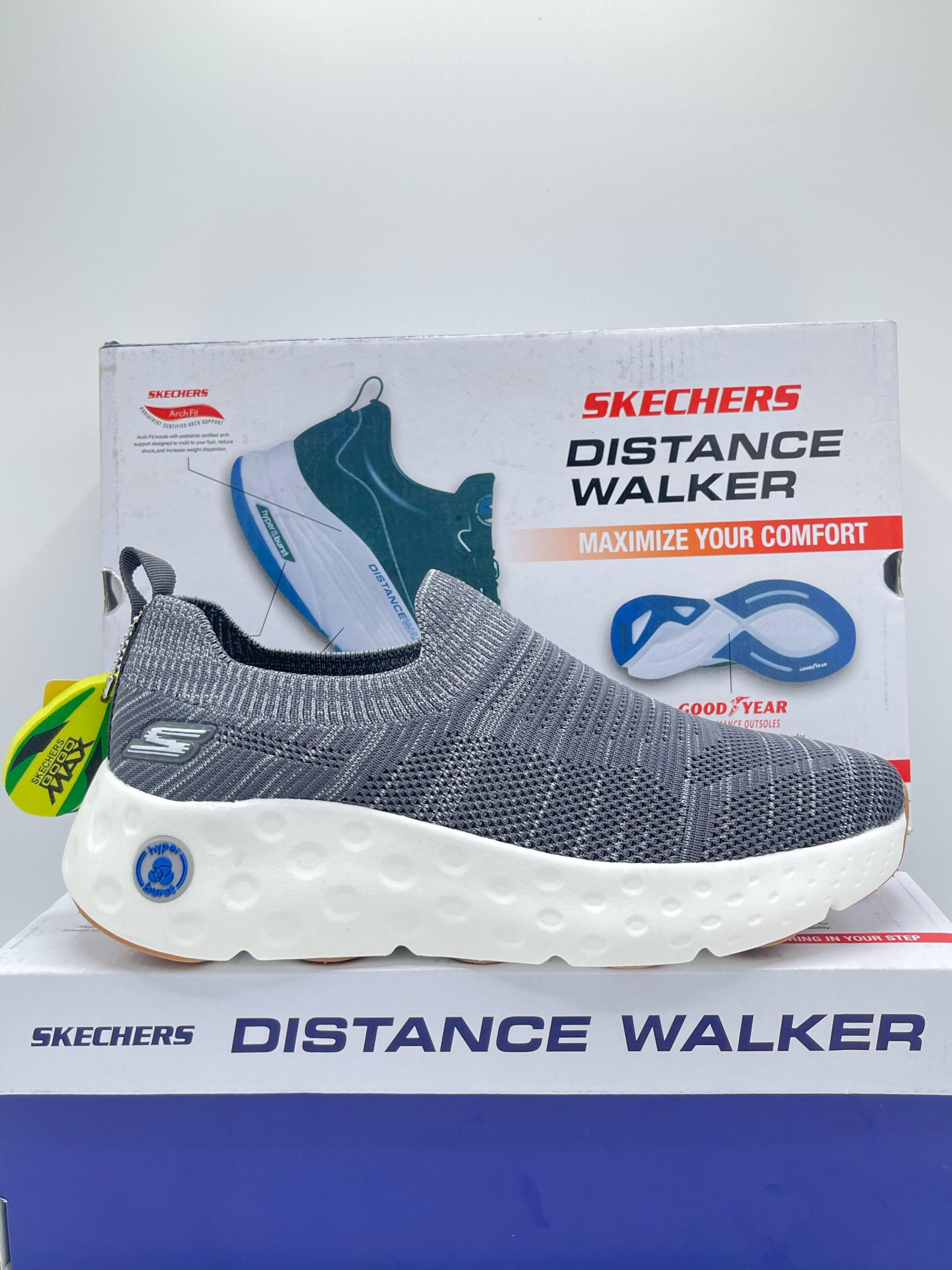 Skechers BOBS Unity joggers– Sleek Lines Slip-On Shoes (Black)