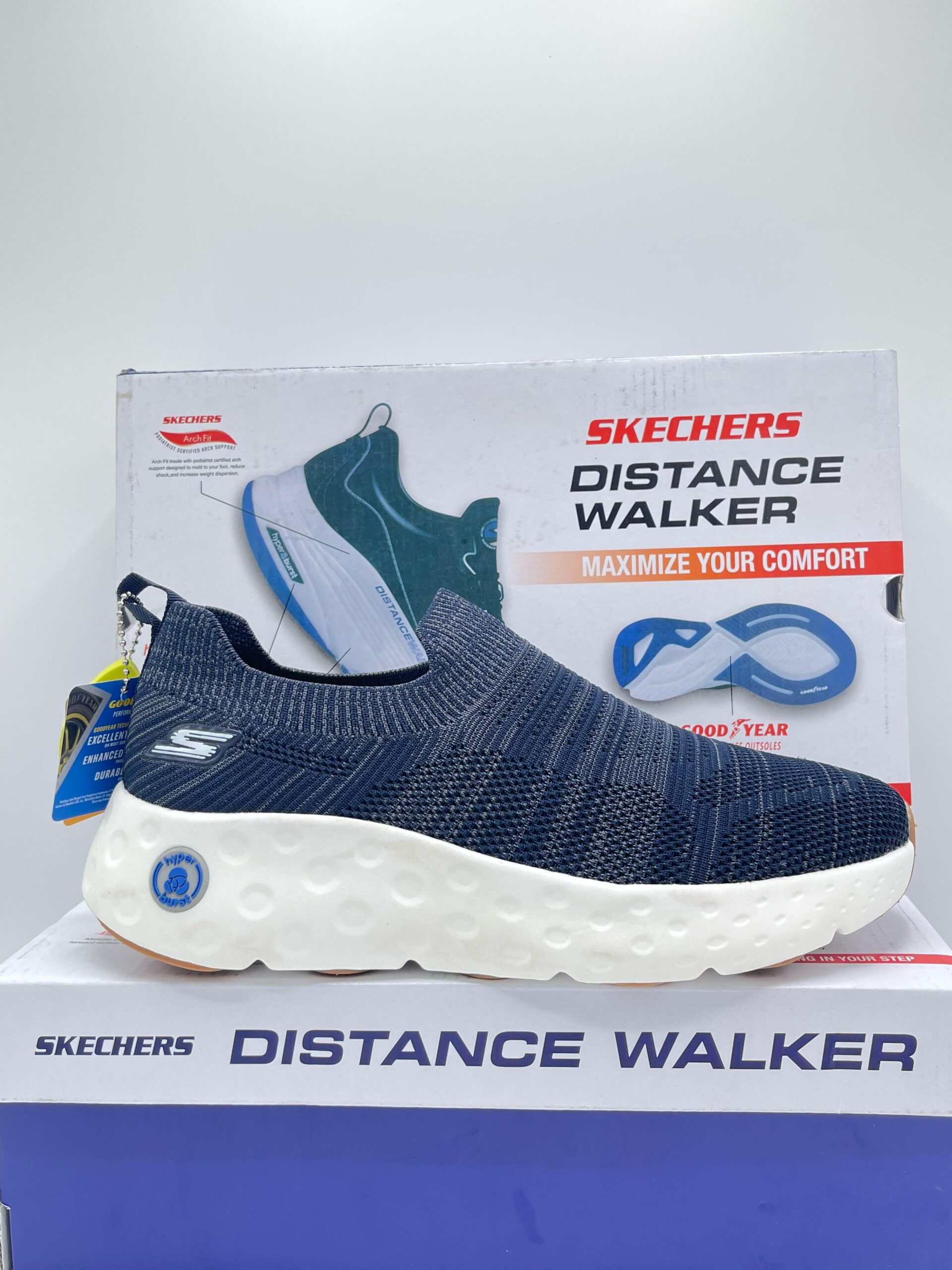 Skechers BOBS Unity joggers– Sleek Lines Slip-On Shoes (Black)