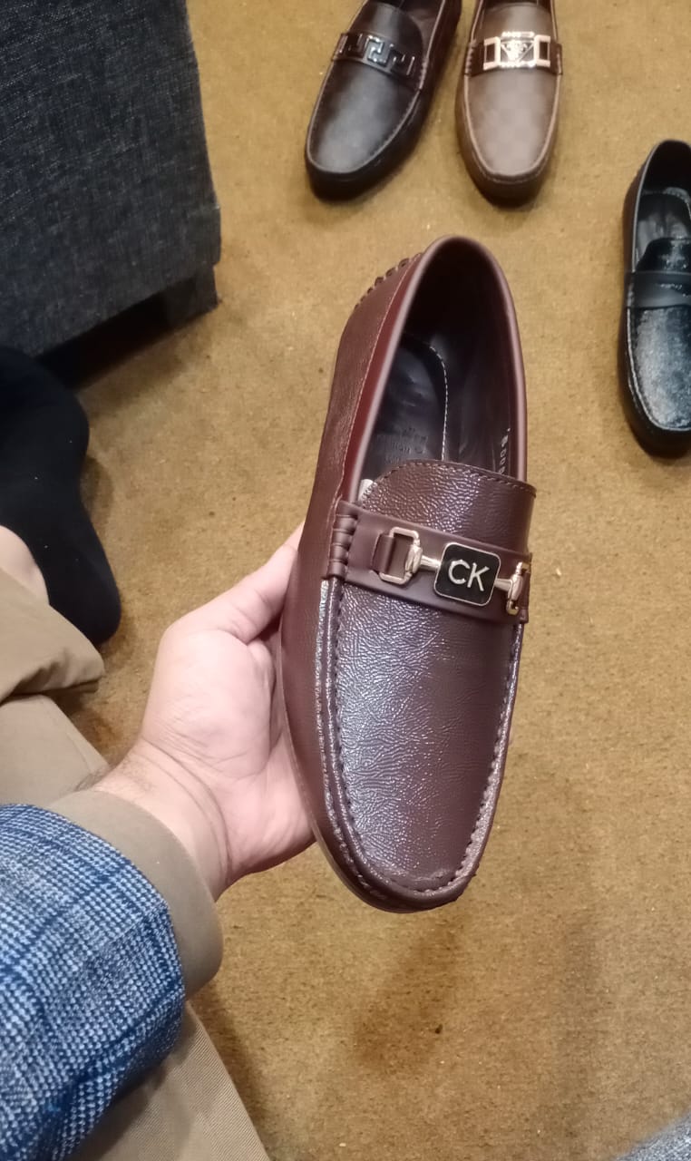 FAMOUS FOOTWEAR, Premium leather Moccasin shoes