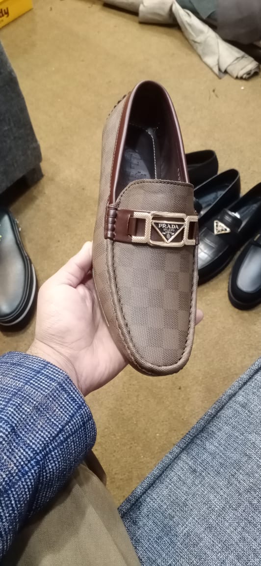 FAMOUS FOOTWEAR, Premium leather Moccasin shoes