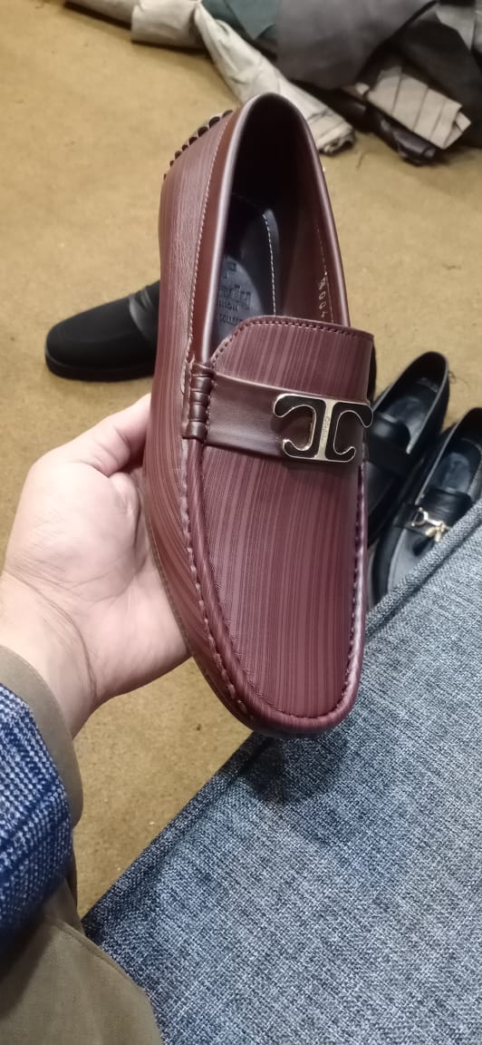 FAMOUS FOOTWEAR, Premium leather Moccasin shoes