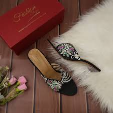 FASHION STEP Fashion embroidery heel