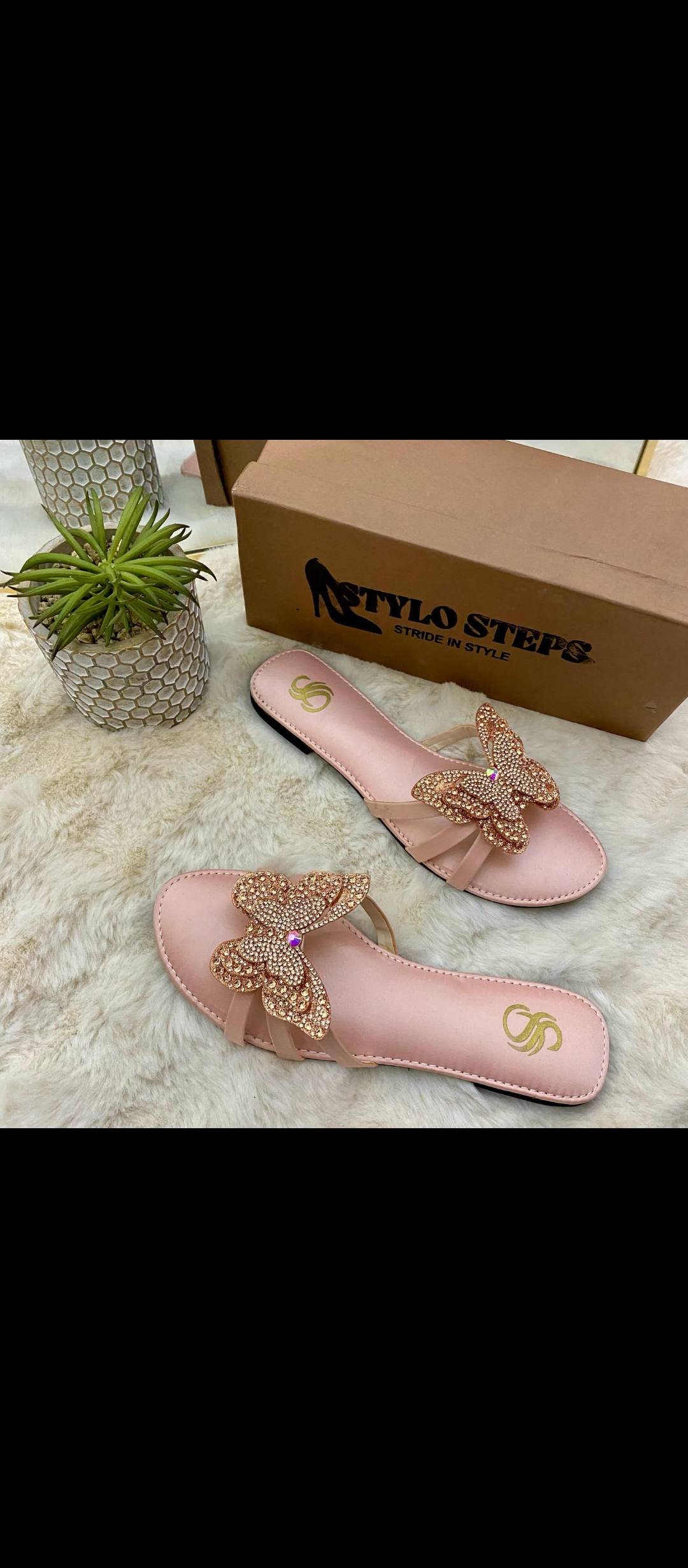 Women’s flats slippers