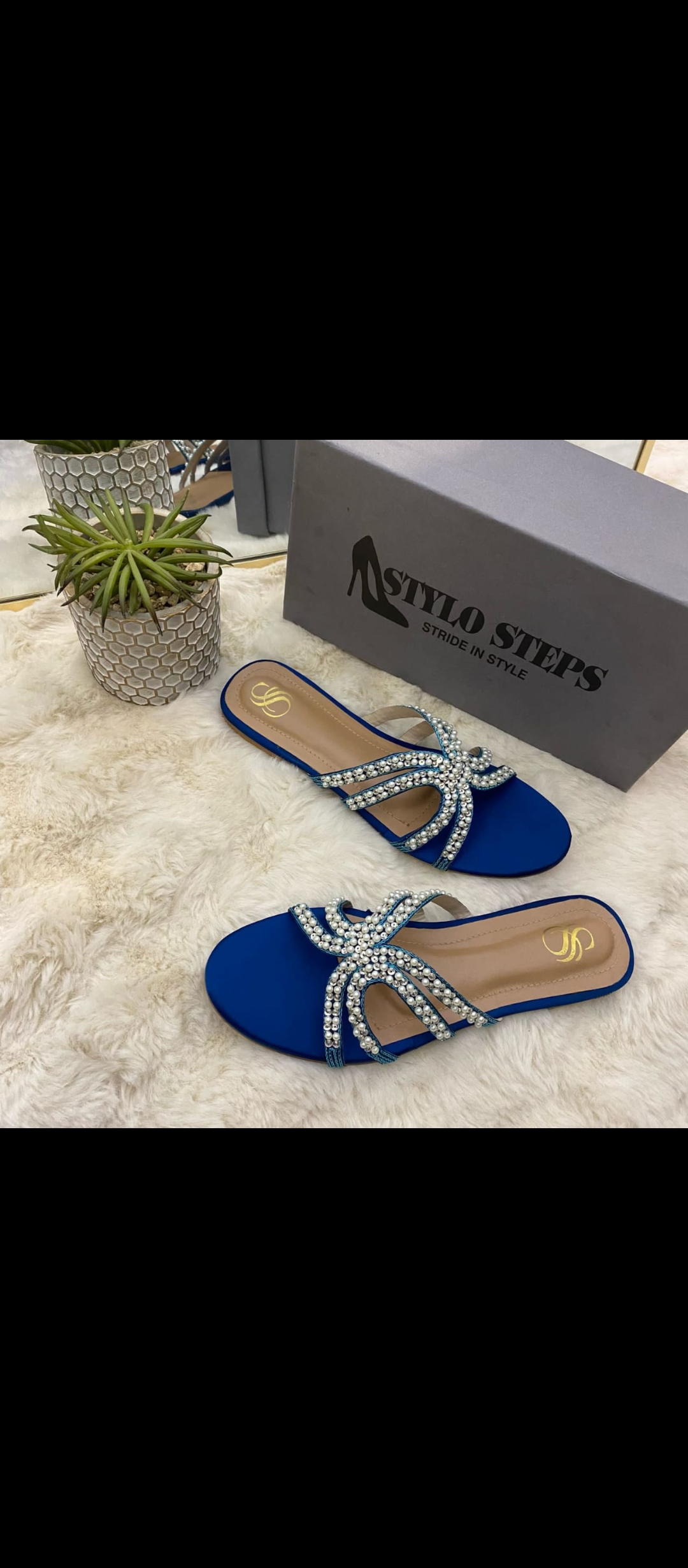 Women’s flats slippers