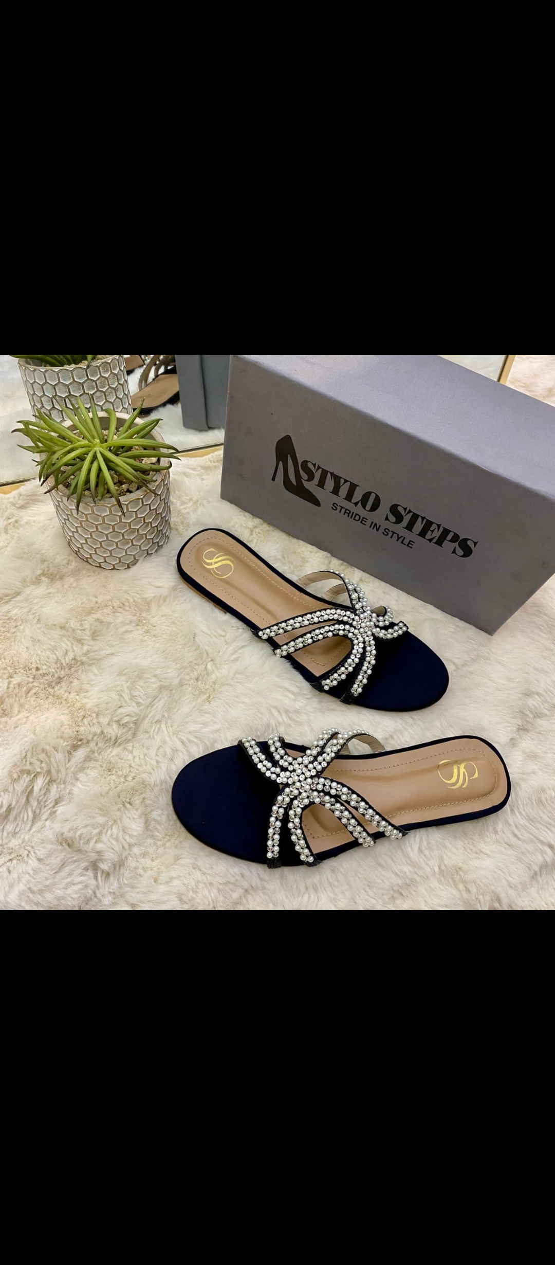 Women’s flats slippers