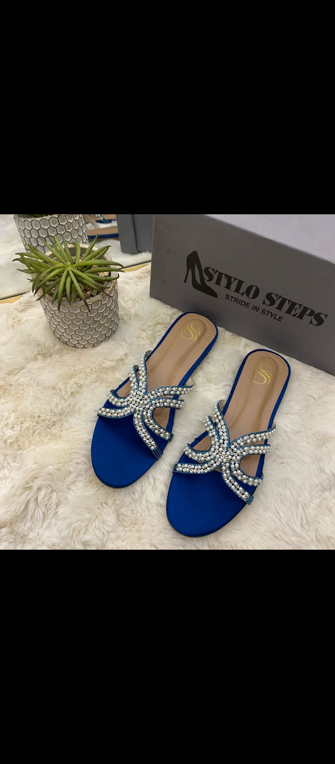 Women’s flats slippers