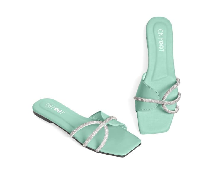 Women’s flats slippers