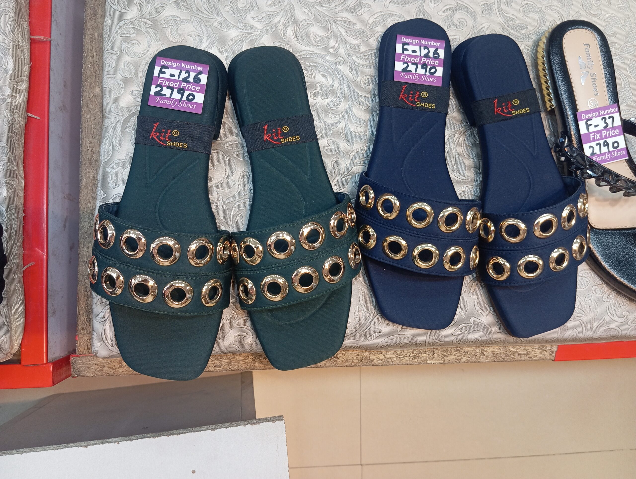 Women’s flats slippers