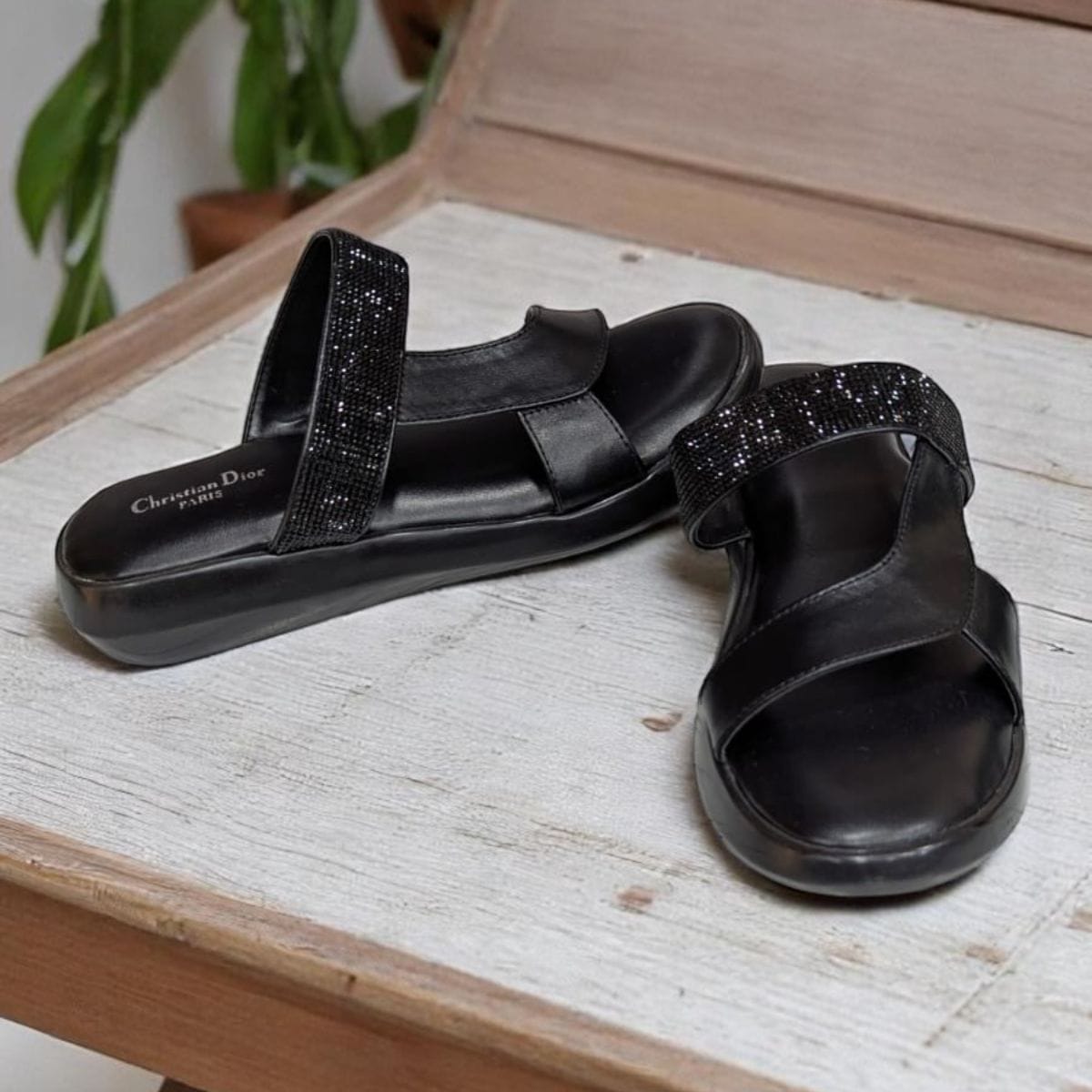 Women’s flats slippers