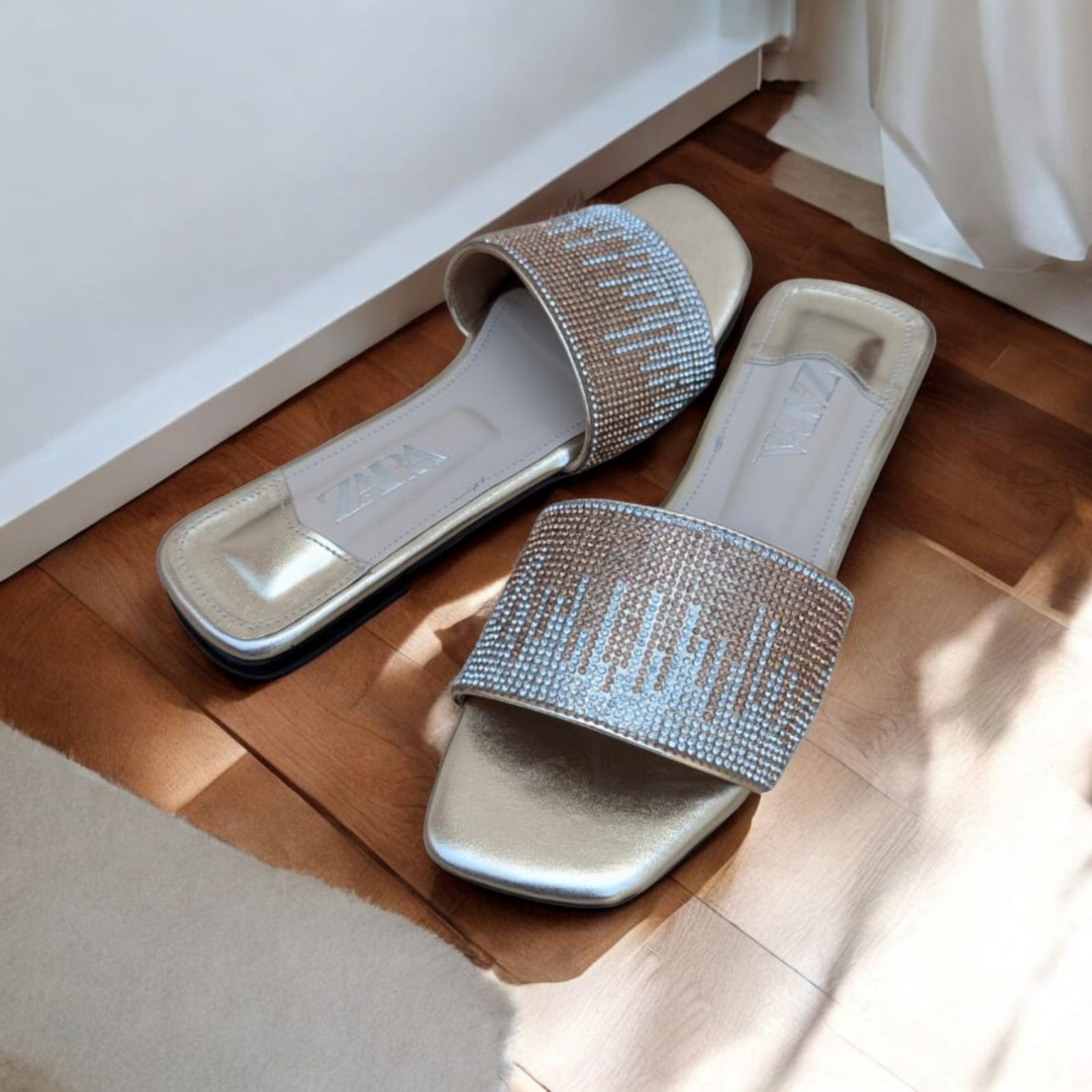 Women’s flats slippers