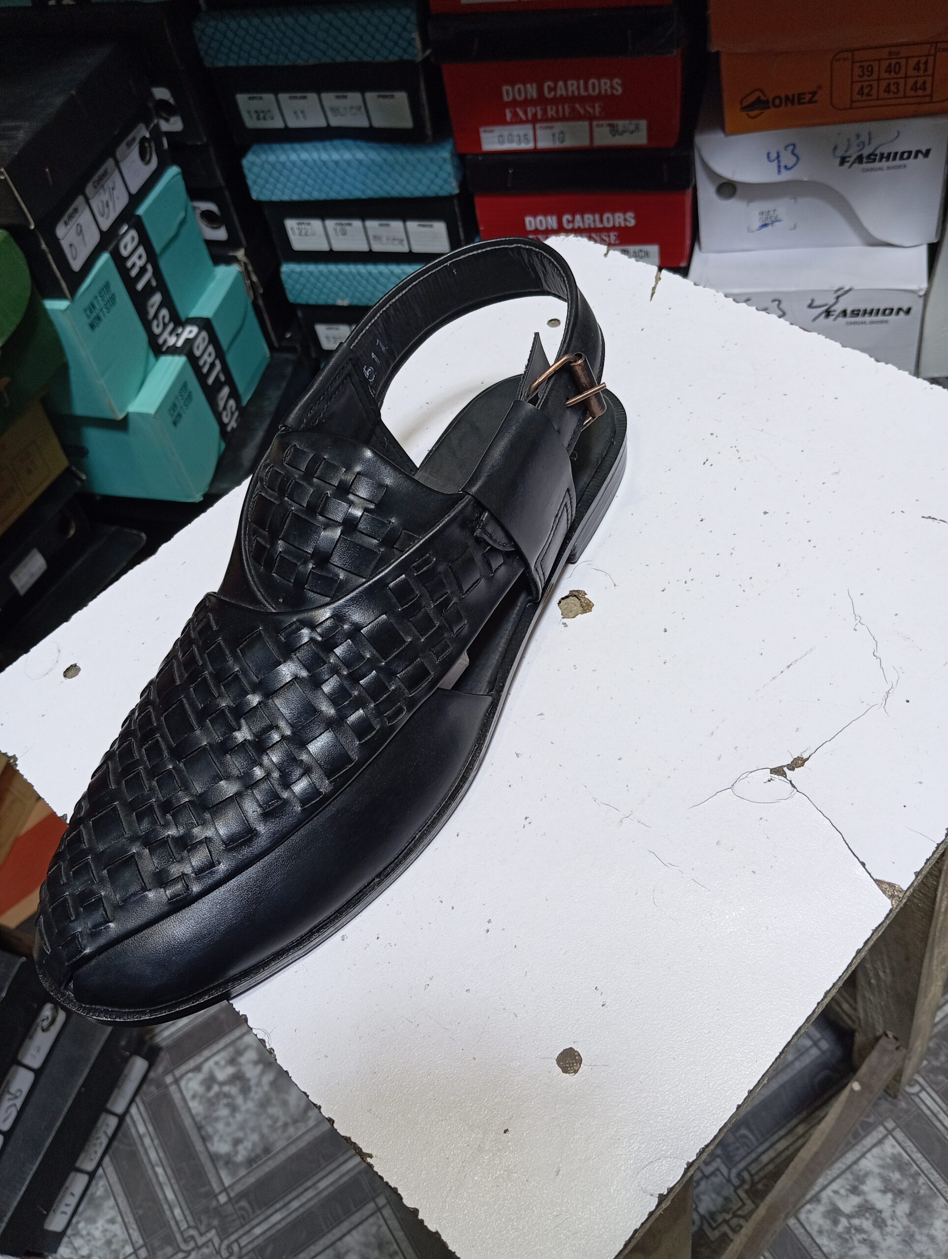 Men’s Peshawari chappal available in chasmana market