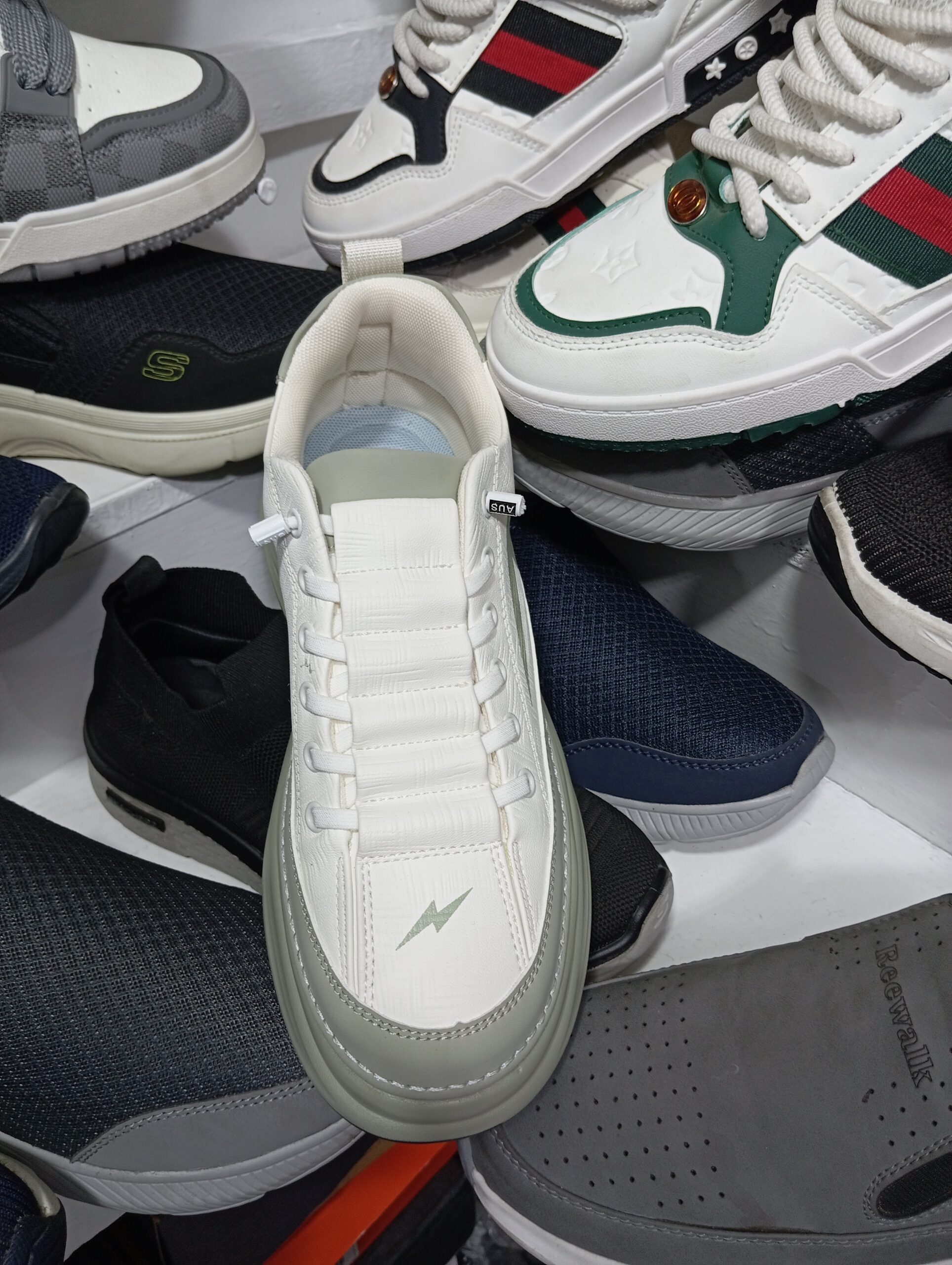 Men’s women’s joggers Comfortable washable shoes