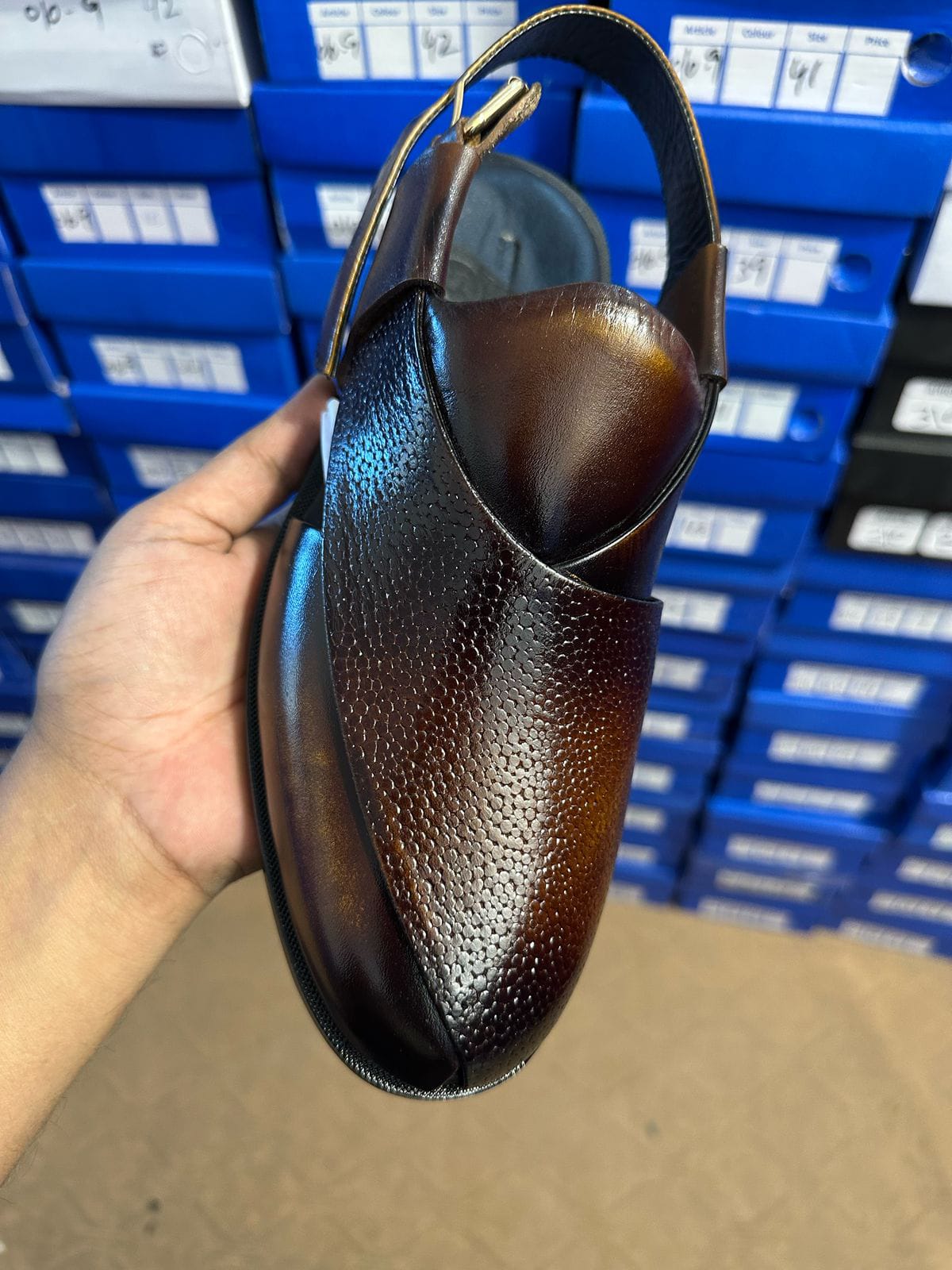 Men’s Sandals peshawari chappal upper aur SOL leather mein hai