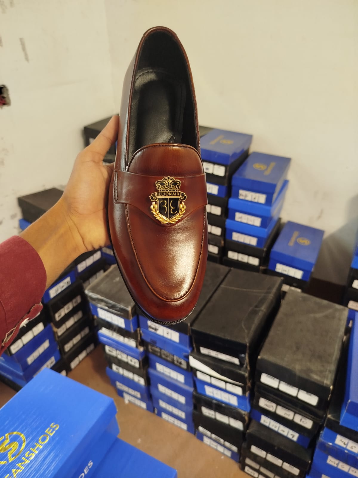 Men’s loafers shoes make original leather