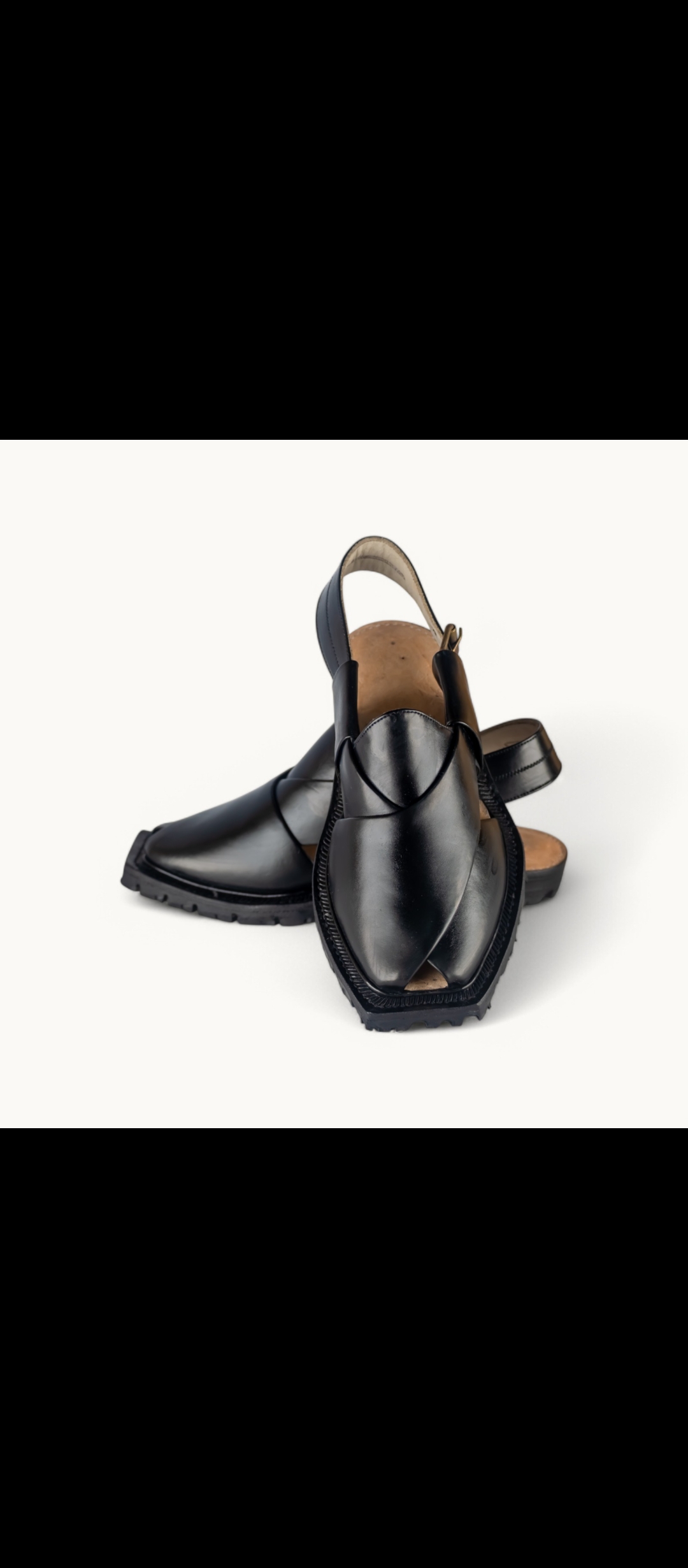 Men’s Sadar black chappal