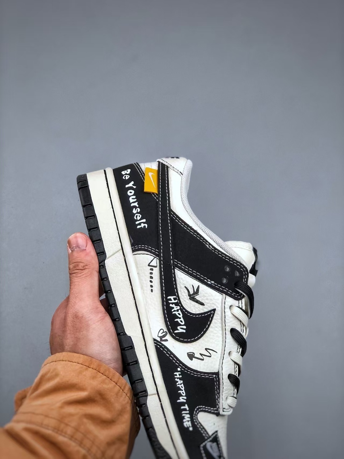 Men’s joggers sneakers