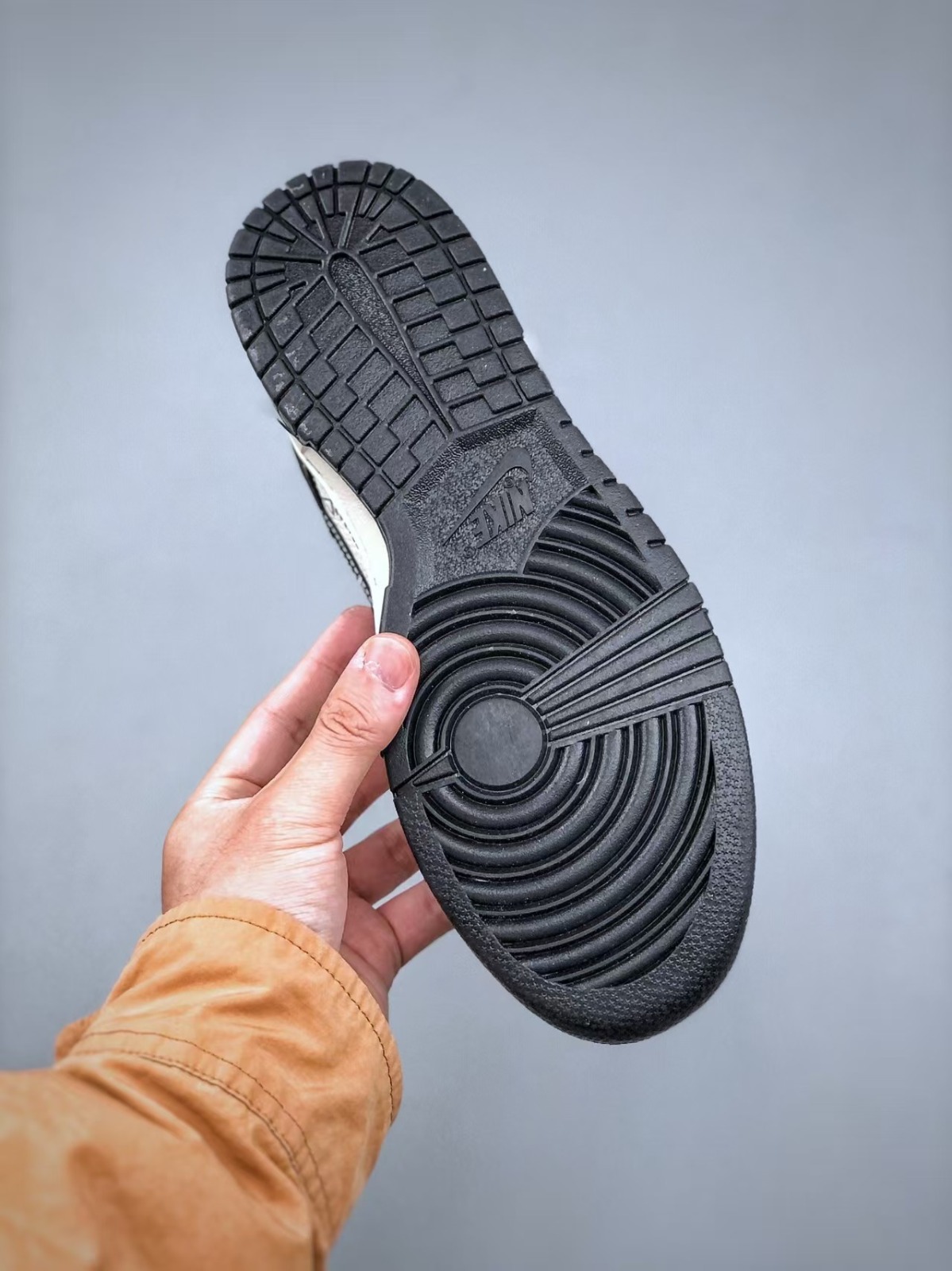 Men’s joggers sneakers