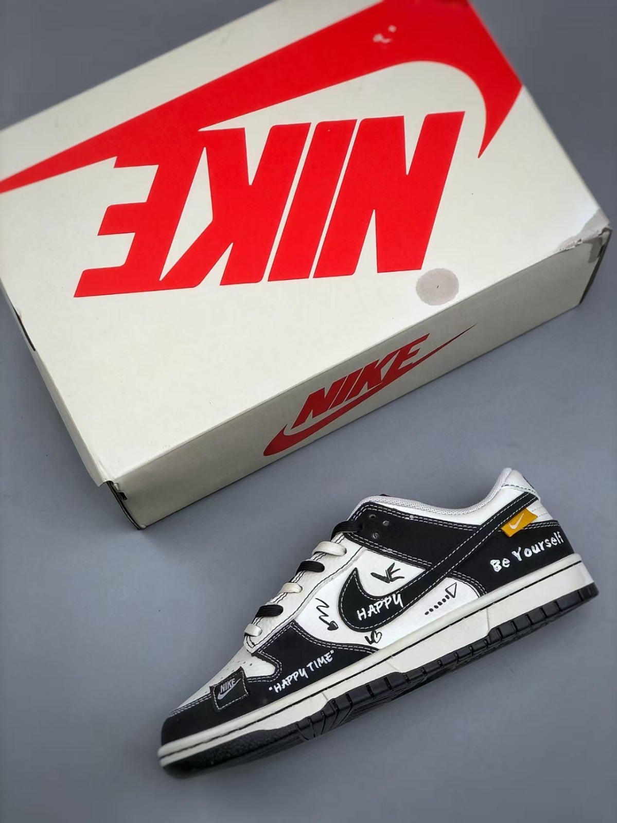 Men’s joggers sneakers