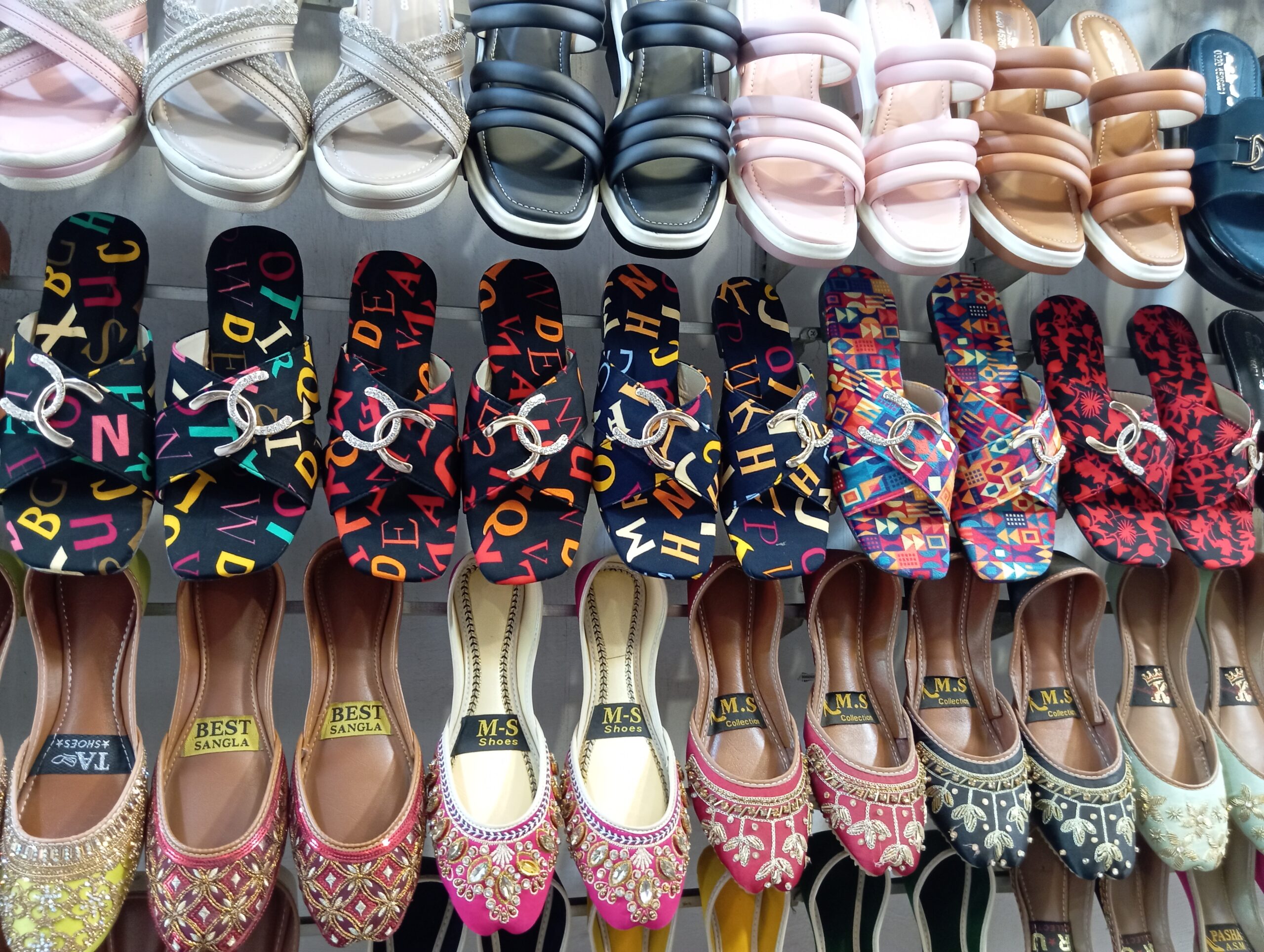 Women’s flats slippers