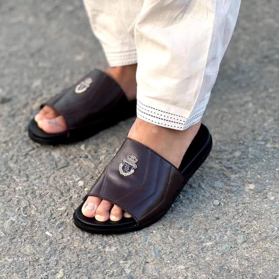 Men’s slippers leather made and Rubber sole