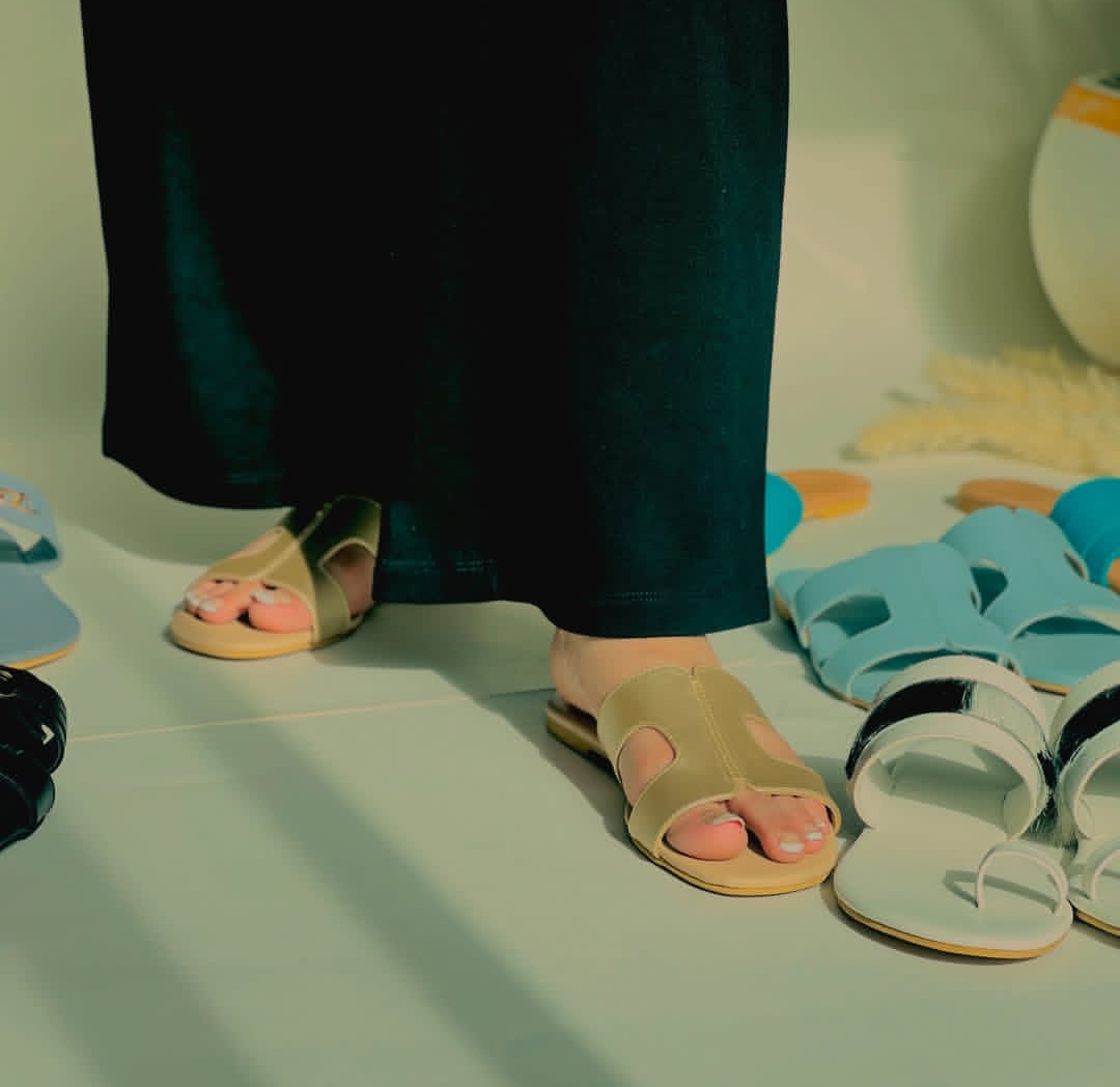 Women’s flats slippers