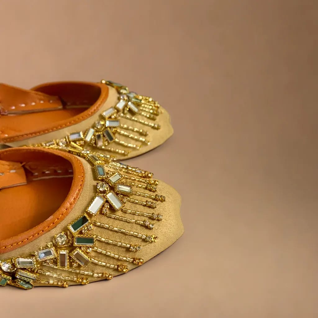 womens Khussa and cloth available