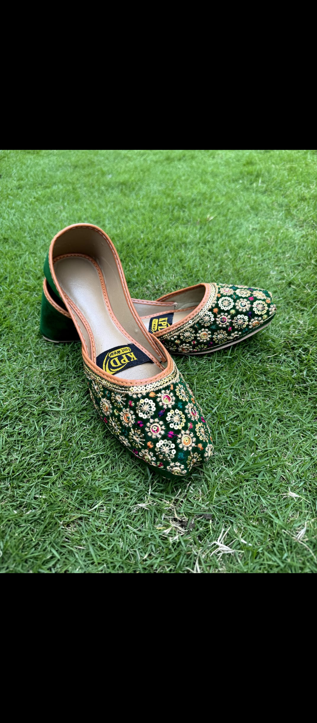 womens Exquisite Green Velvet Khussa