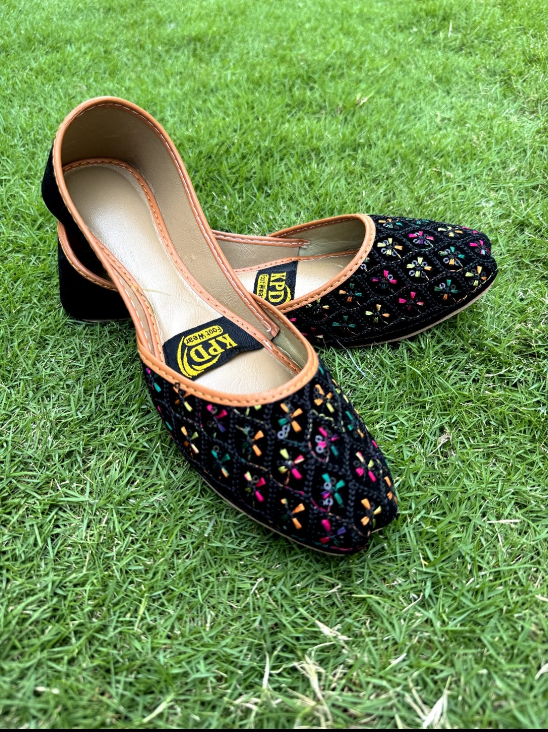 womens Handcraft blk Velvet Khussa