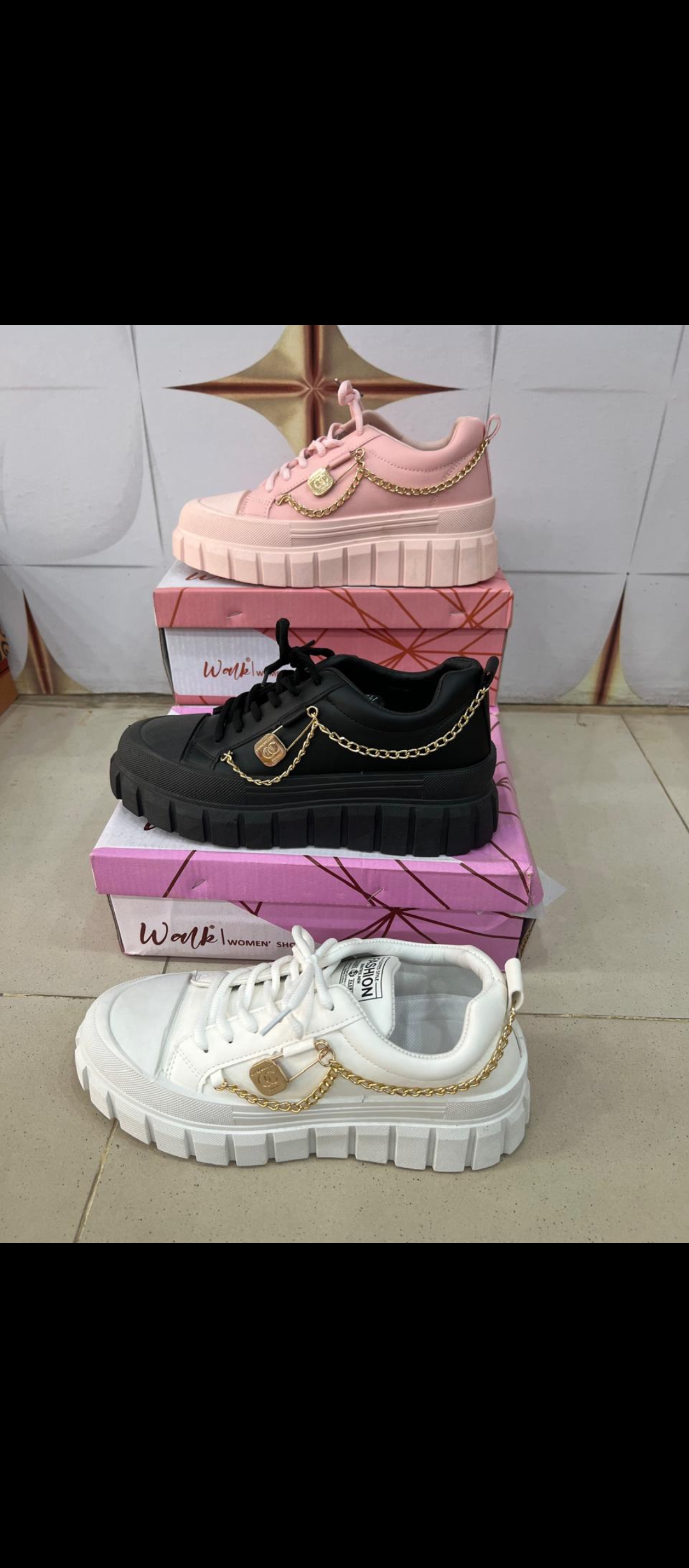 Women’s Ladies chain sneakers