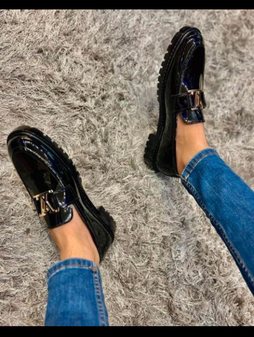 Lv patent loafers mens