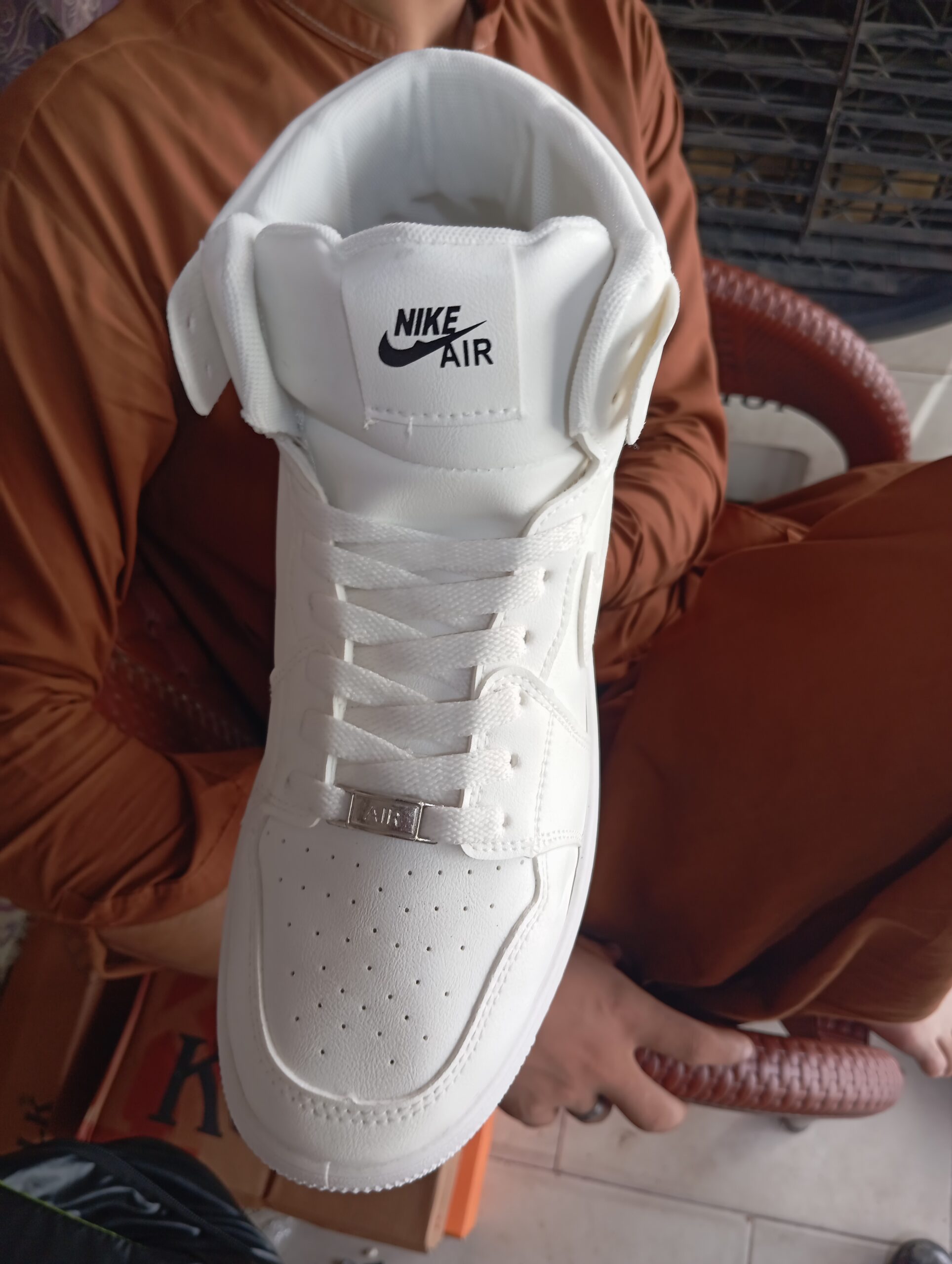 mens sneakers joggers