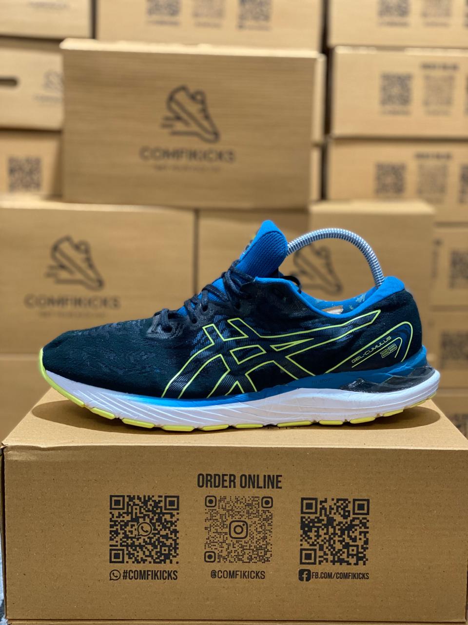 Men’s joggers all branded item are available