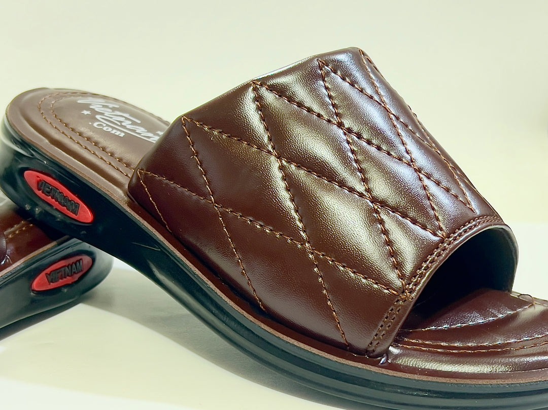 Men’s slippers leather made