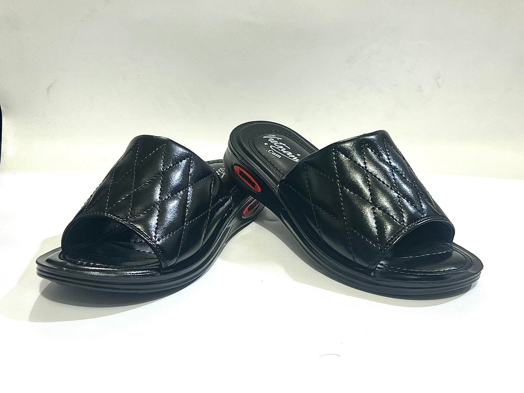 Men’s slippers leather made